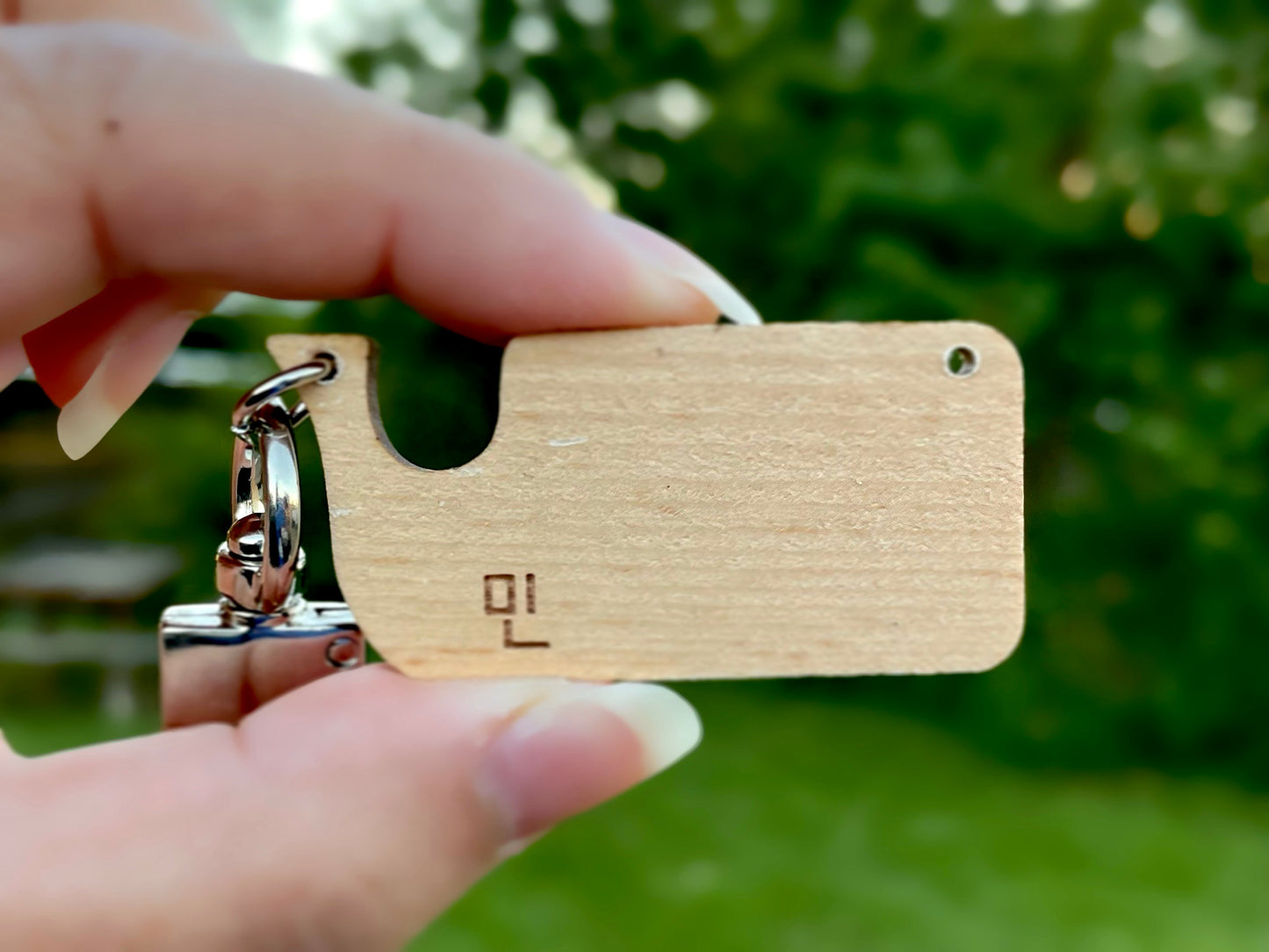 [IN STOCK - KEYCHAINS] BTS SUGA (Beech) Whale Cutting Board Mini Wooden Keychain