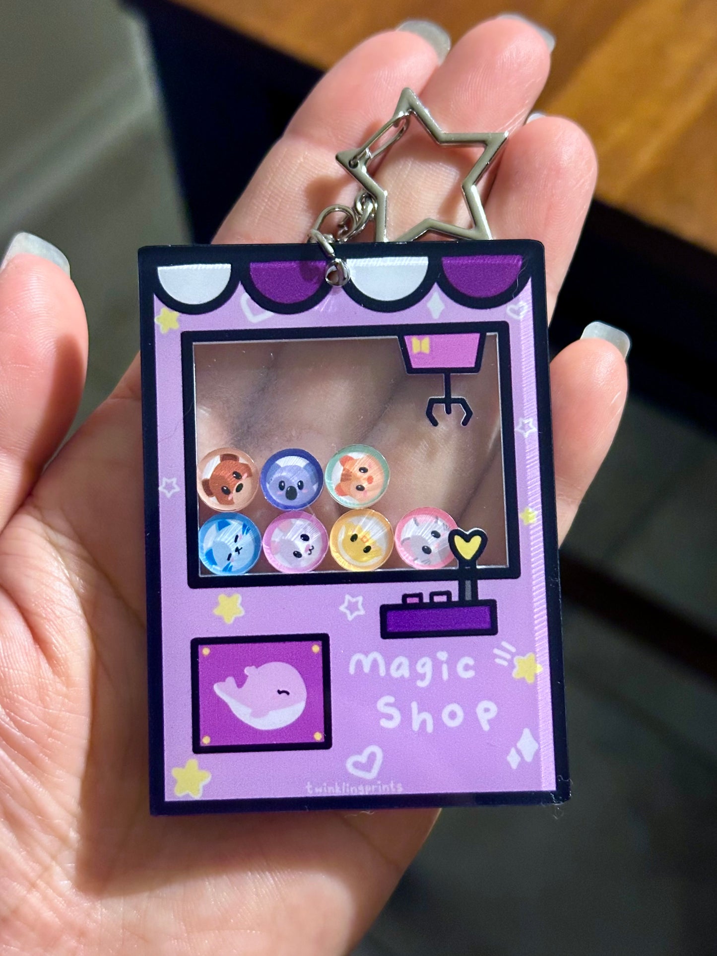 [IN STOCK - KEYCHAINS] BTS x Bangtan Buddies Claw Machine Shaker Keychain
